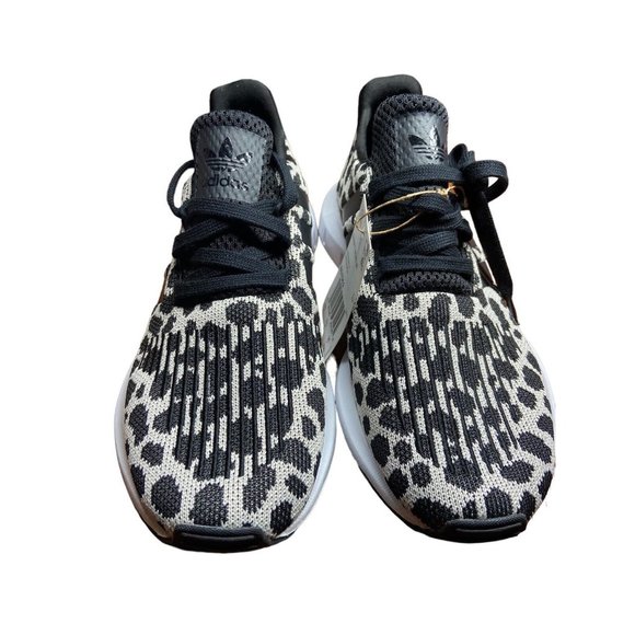 Adidas Women's Swift Run - Size 6 - BD7962 - Picture 4 of 7